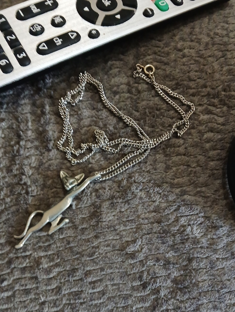 Silver Cat Silhouette Necklace for Women - Sleek Silver Pendant
